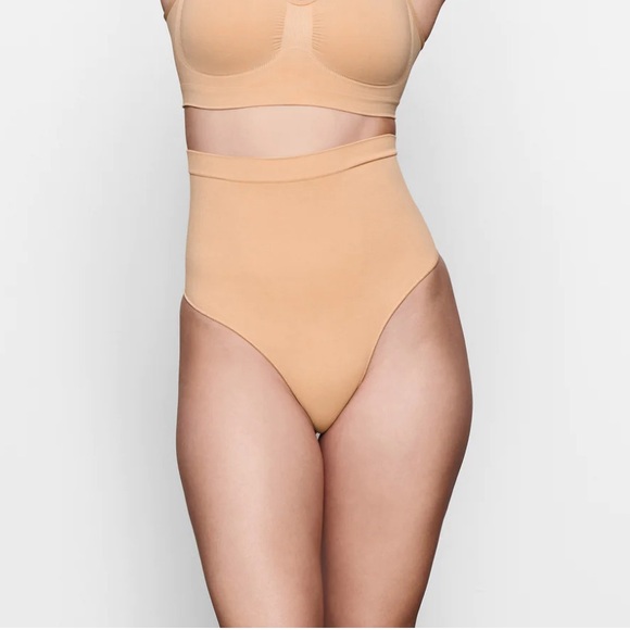 SKIMS high-waisted thong - BRAND NEW - Picture 3 of 5